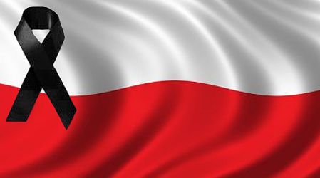 Flaga Polski i żałobny kir